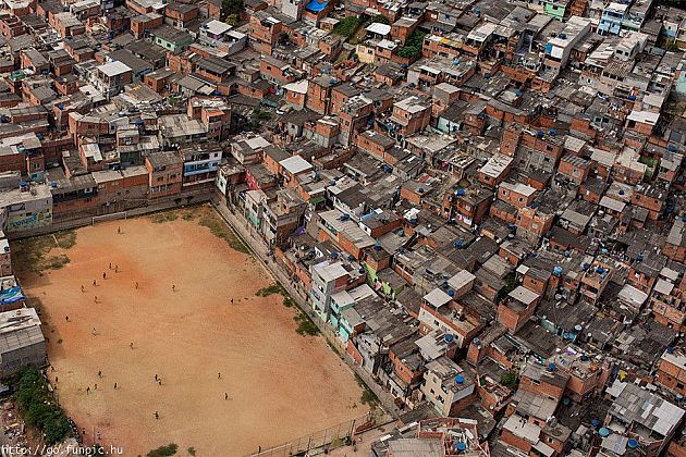 Egy focipálya Brazilíában